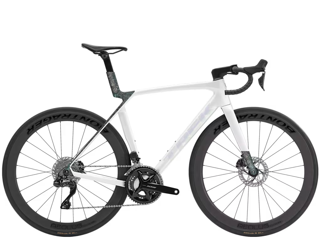 Madone SL 6 Gen 8 / Gloss Crystal White/Matte Deep Smoke | bicycle pro shop SQUADRA